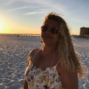 Meet your Posher, Simone